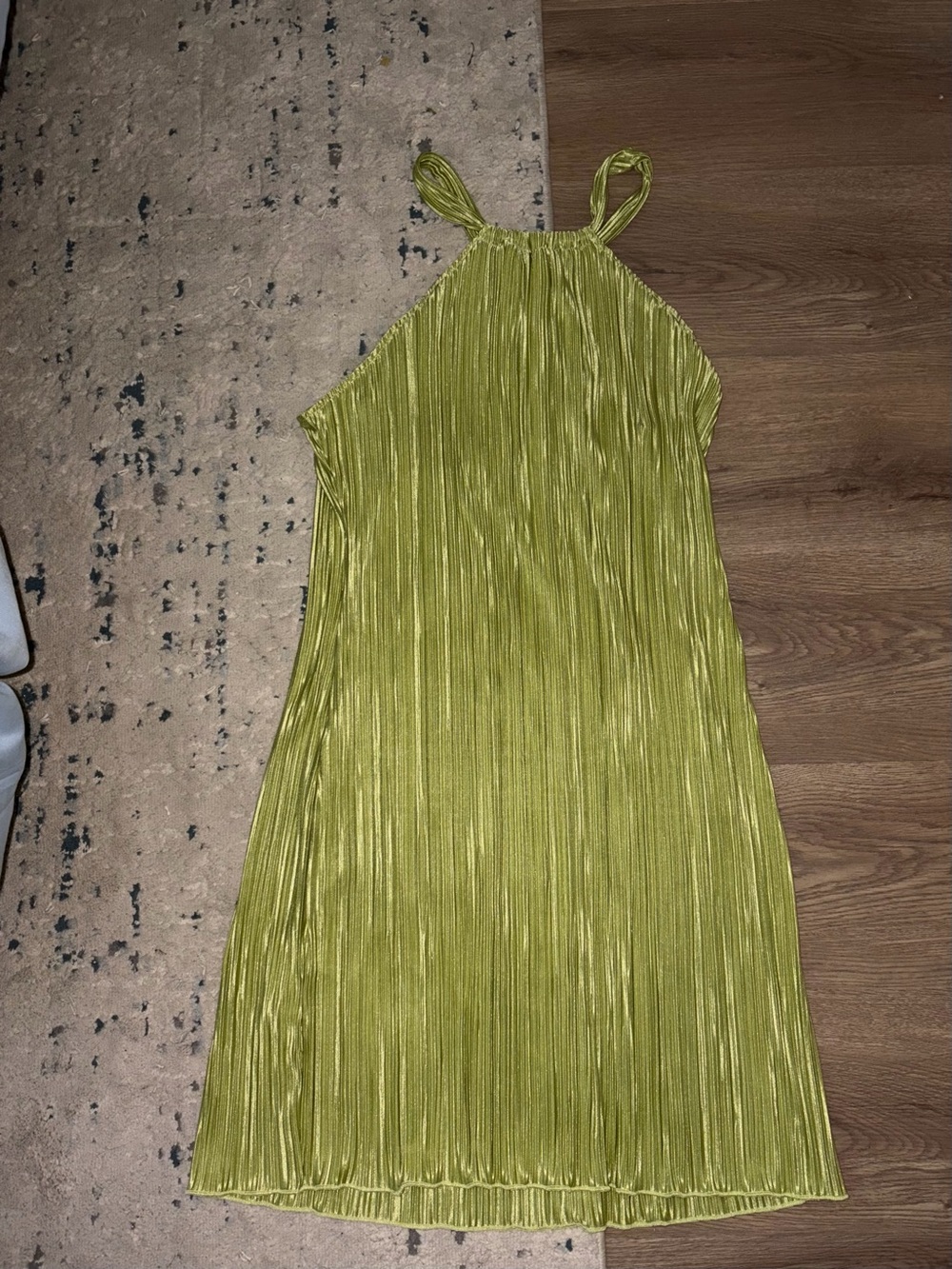 Women’s Green Pleated Halter Midi Dress